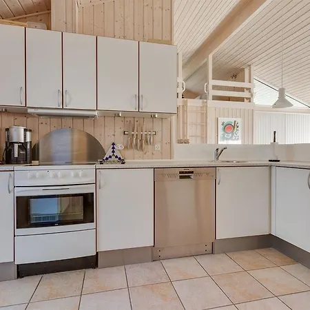 펜션 Three-bedroom Holiday In *