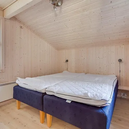 펜션 Three-bedroom Holiday In *