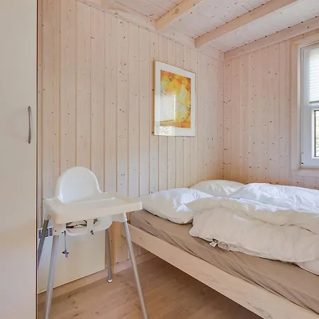 펜션 Three-bedroom Holiday In *
